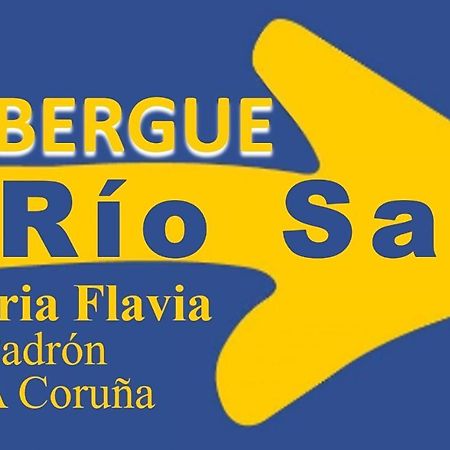 Albergue Cafeteria Rio Sar Padron Bagian luar foto