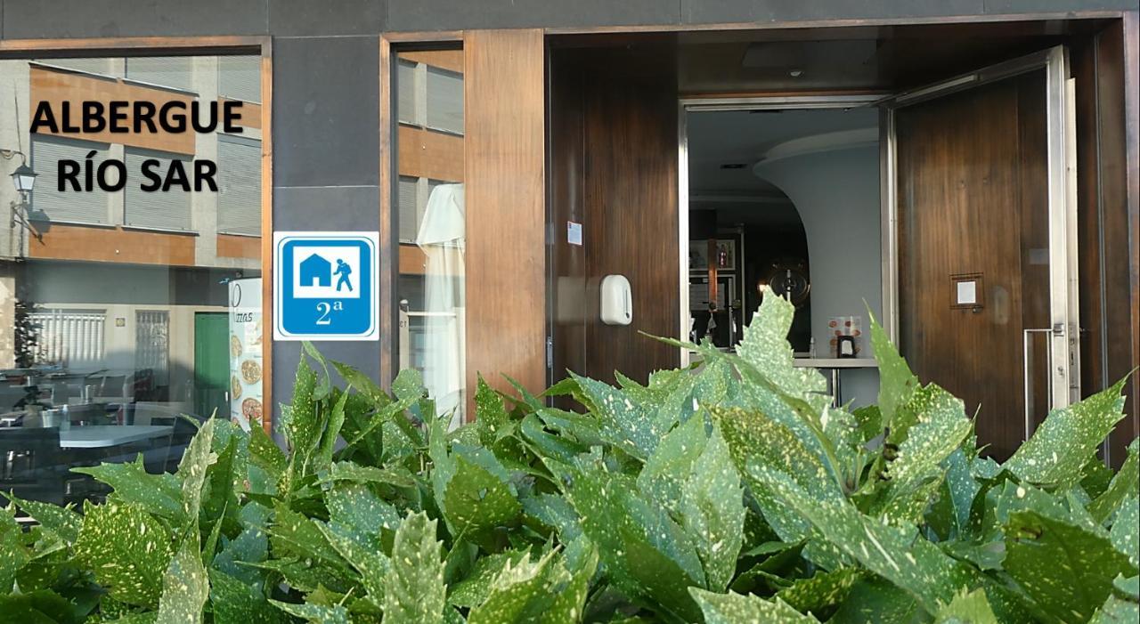 Albergue Cafeteria Rio Sar Padron Bagian luar foto